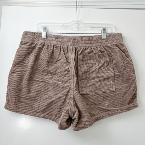 🤎 Basin + Range Brown Corduroy Shorts - RUNS LARGE - Picture 3 of 11